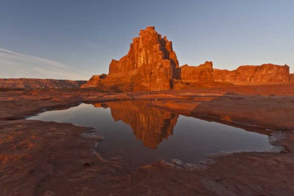 UT, Arches NP, Rock formation reflect in puddle
